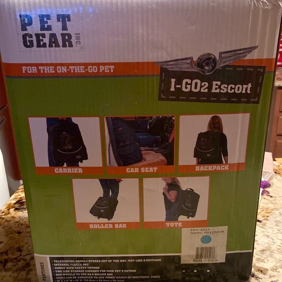 New PET GEAR I-GO2 Backpack & Rolling Carrier - Picture 15 of 16